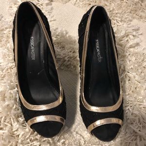 Jessica Paster sz 6.5 heels black and gold